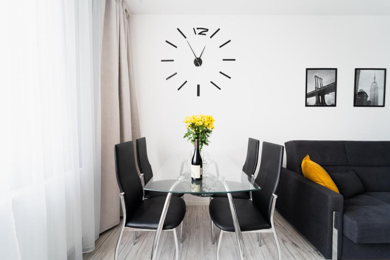New Apart Near Sky Tower - Gwiazdzista Apartment Вроцлав Екстериор снимка