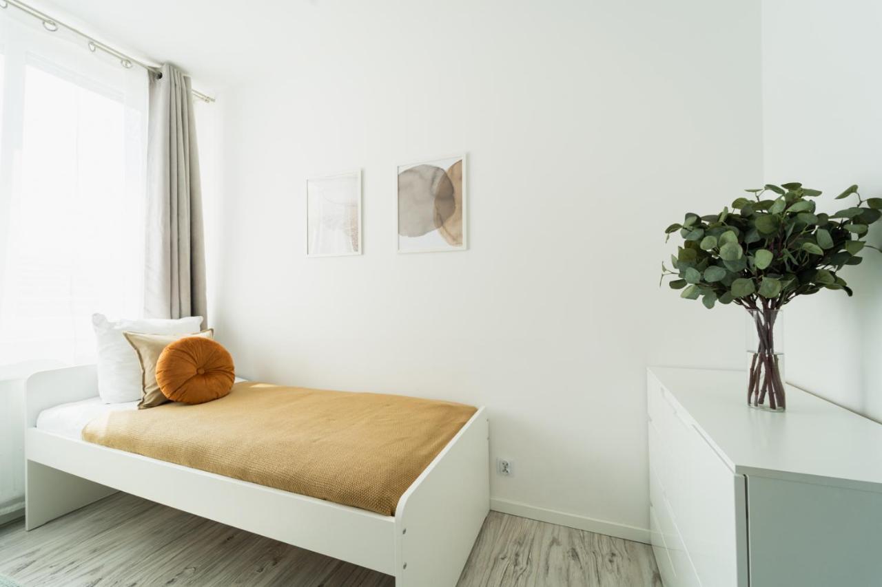 New Apart Near Sky Tower - Gwiazdzista Apartment Вроцлав Екстериор снимка